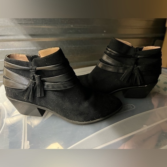 Good Condition Life Stride Paloma Faux Suede Ankle Boots - Picture 1 of 6